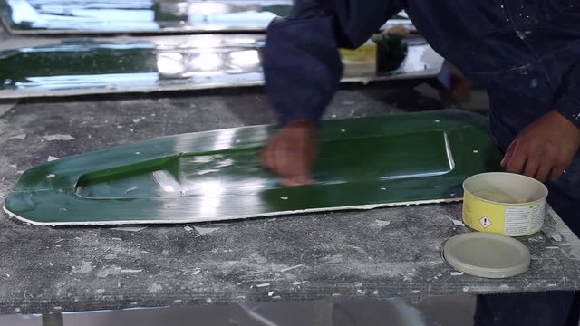 Construction of plastic boats, master plaster mastic form for casting plastic parts