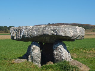 Dolmen de Ménez Lié à Saint Nic en Finistère