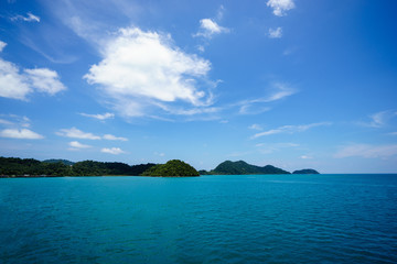 Fototapeta premium The islands in the East Sea of Thailand and the beautiful sky.