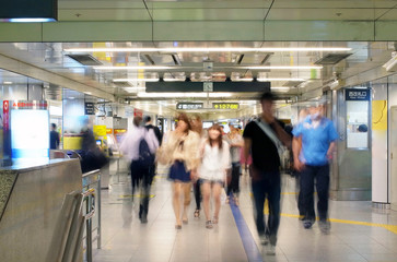 コンコースの人の流れ