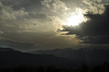 Obraz premium wschód słońca w górach 
