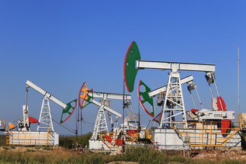 Oil pump in the field