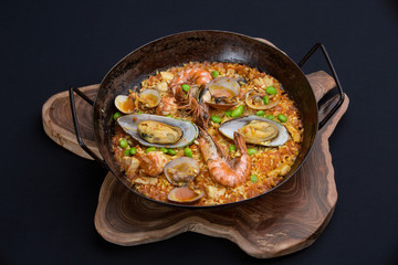 Seafood paella