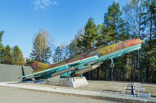  Supersonic fighter-bomber SU-17 m2