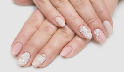 nails white