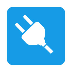 Icono plano clavija electrica en cuadrado azul