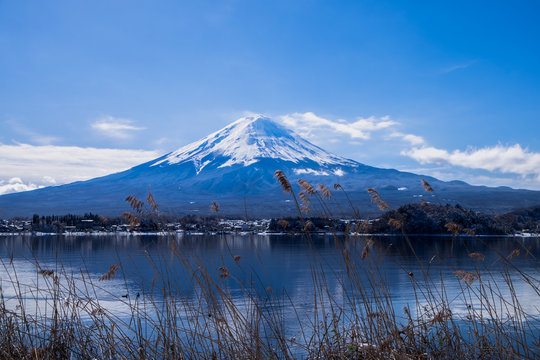 Beautiful landscape the Mountain Fuji at Kawaguchiko lake,Japan