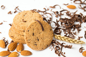 Integral cookies with almonds and chocolate pieces