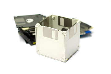 creative uses for the obsolete floppy disk - Developing a box 