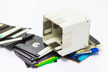 creative uses for the obsolete floppy disk - Developing a box 