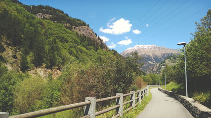 Fototapeta na wymiar Strada di montagna