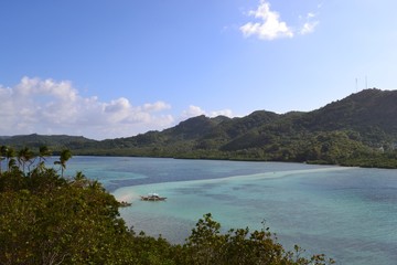 Fototapeta na wymiar Ocean view with Island
