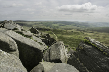 PEAK DISTRICT, SKAŁY, WIELKA BRYTANIA 