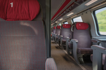 Naklejka premium Reisen in der 1. Klasse