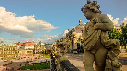 Obraz premium Statue on the gallery of Zwinger palace in Dresden, Germany