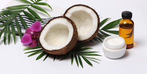 Obraz na płótnie Canvas cosmetics with coconut