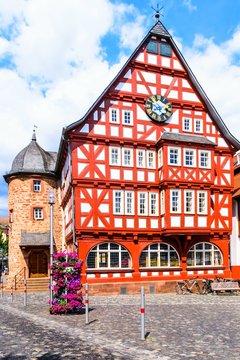 The town hall in Kirchhain is an old half-timbered house around 1612.