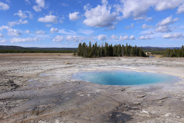 Clear Hotspring in the Yellowstone NP © ajkramer