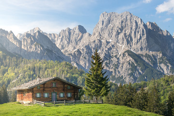 Fototapeta na wymiar Alpine hut in the Austrian mountains