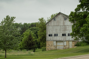 Fototapeta na wymiar Grey Barn in Wisconsin