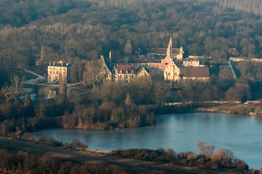 Vue a&eacute;rienne de l'abbaye de Royaumont en France