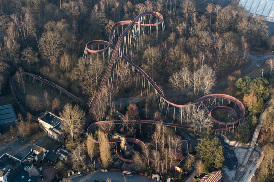 Vue a&eacute;rienne du Parc Ast&eacute;rix au repos - 60