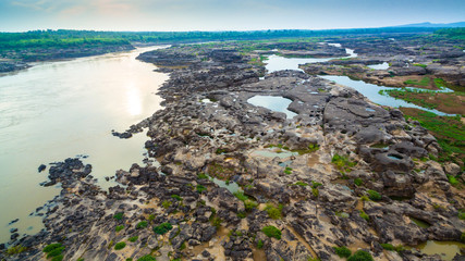 Fototapeta na wymiar 3000 bok unseen beautiful rock of Mekong