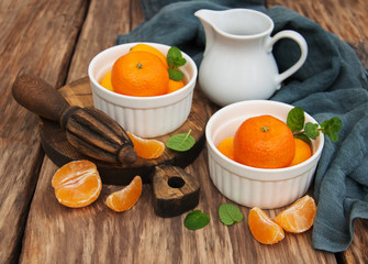 Tangerines and old juicer