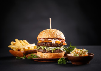 Tasty grilled beef burger - obrazy, fototapety, plakaty