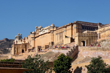 Aufstieg zum Amber Fort in Rajasthan, Indien