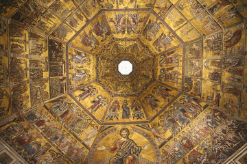 Fototapeta na wymiar Florence Baptisterium Dome inside