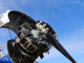 moteur avion ancien révision