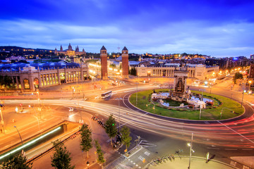 Blaue Stunde am Place Espanya