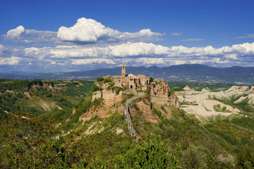 Fototapeta premium Stara panorama miasta Civita di Bagnoregio