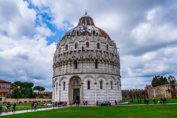 Obraz premium Place of Miracoli complex with the leaning tower of Pisa, Italy 