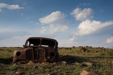 Fototapeta premium abandoned car