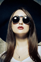 Naklejka premium mirror round glasses