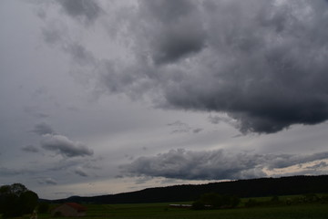 Obraz na płótnie Canvas Aufziehende Regenwolken