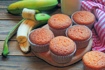 Muffins with banana and milk