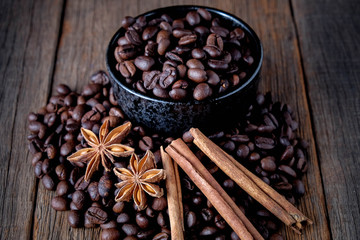 Coffee beans with cinnamon A mixture of popular drinks.