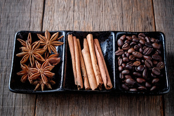 Coffee beans with cinnamon A mixture of popular drinks.