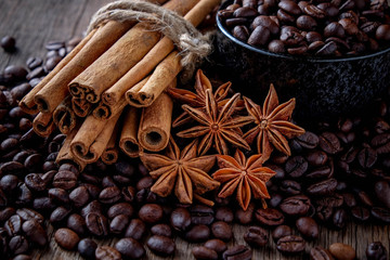 Coffee beans with cinnamon A mixture of popular drinks.