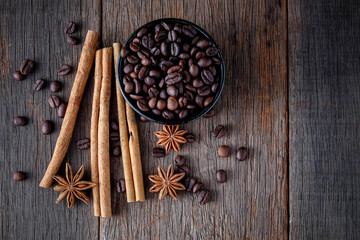 Coffee beans with cinnamon A mixture of popular drinks.