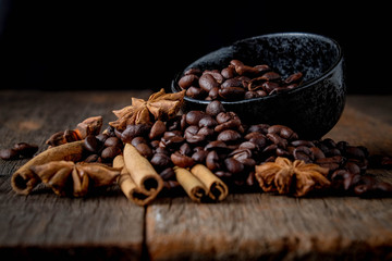 Coffee beans with cinnamon A mixture of popular drinks.