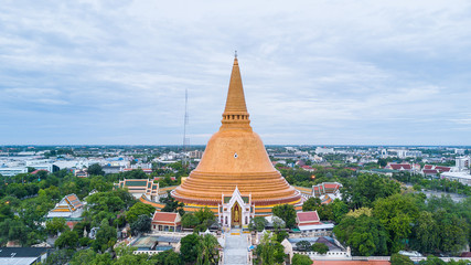 Fototapeta na wymiar Golden pagoda Phra Pathom Chedi of Nakhon Pathom province Asia Thailand