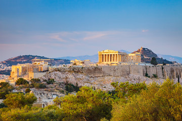 Blick auf die Akropolis bei Sonnenuntergang, Athen, Griechenland