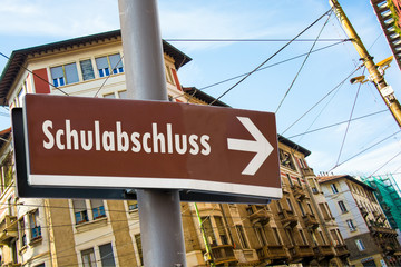 Schild 223 - Schulabschluss