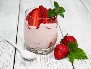yogurt with fresh strawberries