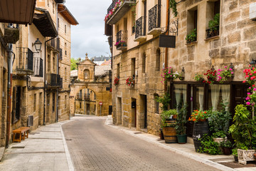 Fototapeta na wymiar old streets of labastida town, located at la rioja. Spain
