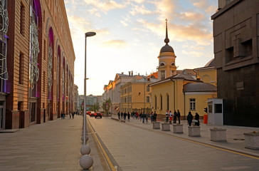 Obraz premium MOSCOW, RUSSIA - 24 September 2016: Sunset in Moscow. Pushechnaya Street.